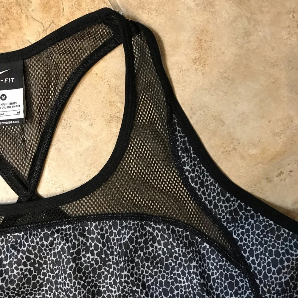 👟NIKE DRI FIT Tank